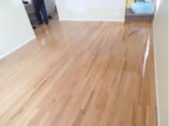 Planchers bois franc vernis a l'huile